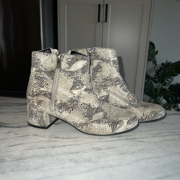 Heels - Picture 1 of 3